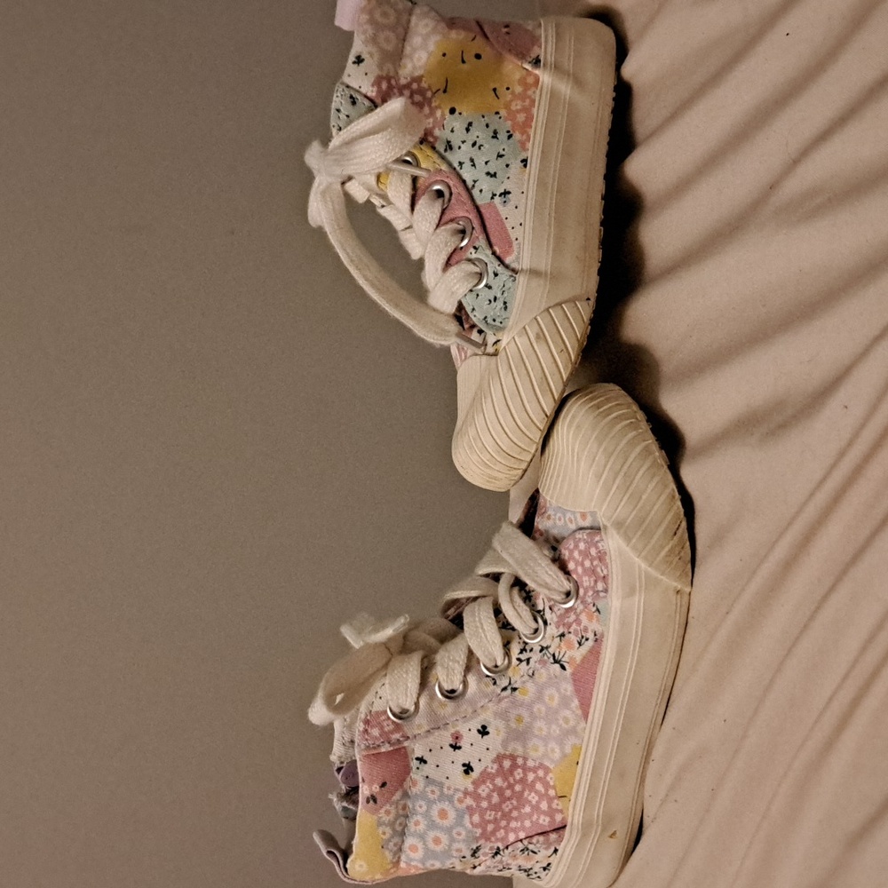 Cat & jack high top flowers